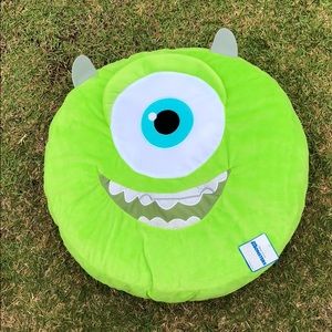 XL Mike Cushion